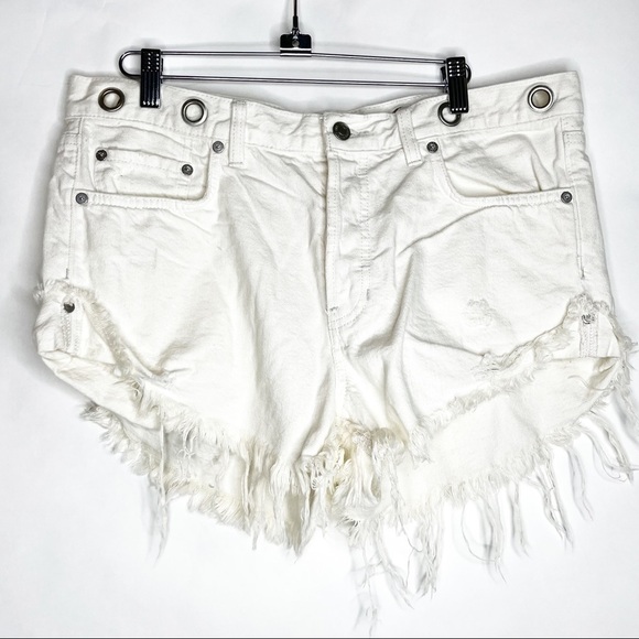 We The Free | Slashed & Relaxed Distressed Jean Shorts - Picture 2 of 9